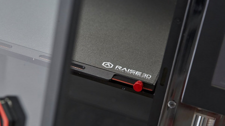 Изображение 3D принтер Raise3D Pro2 Plus который можно купить в интернет-магазине 3DSYSTEM в Казани